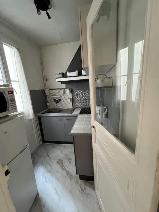 Apartmán Montmartre Joli 2 Pieces Au Pied Du Sacre Coeur Paříž Exteriér fotografie